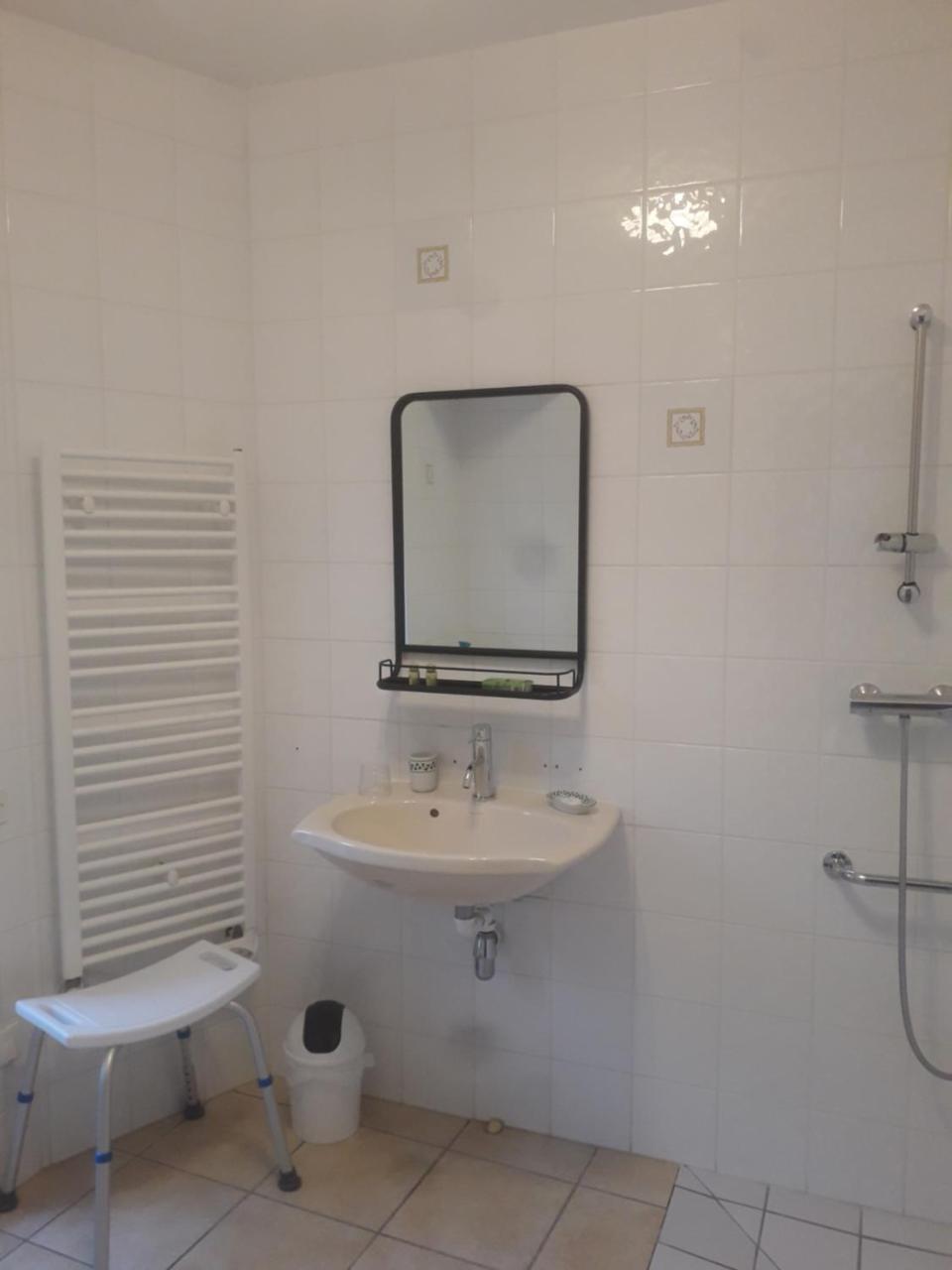 Bed and Breakfast La Loge Des Fees Latille Экстерьер фото