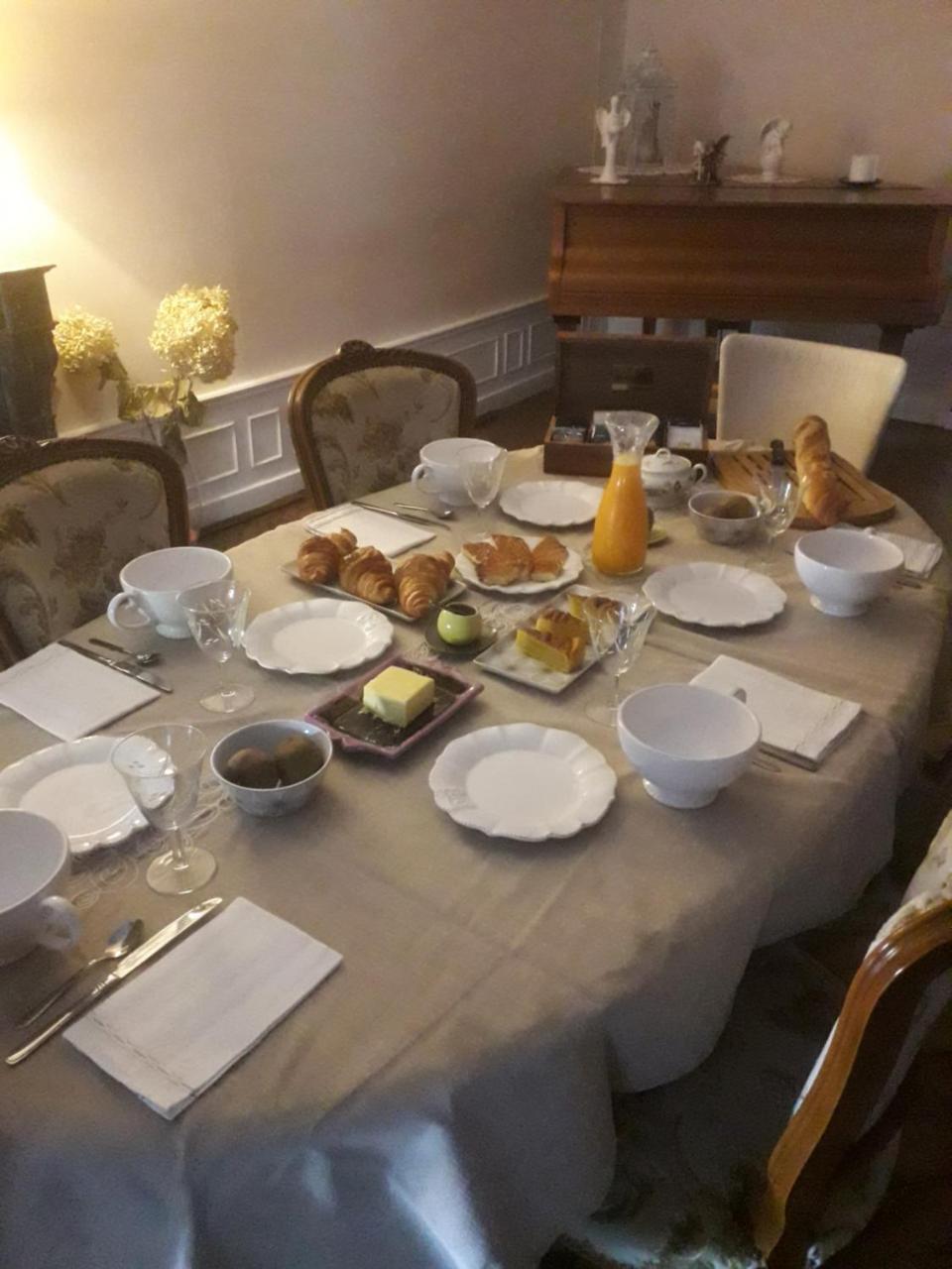Bed and Breakfast La Loge Des Fees Latille Экстерьер фото